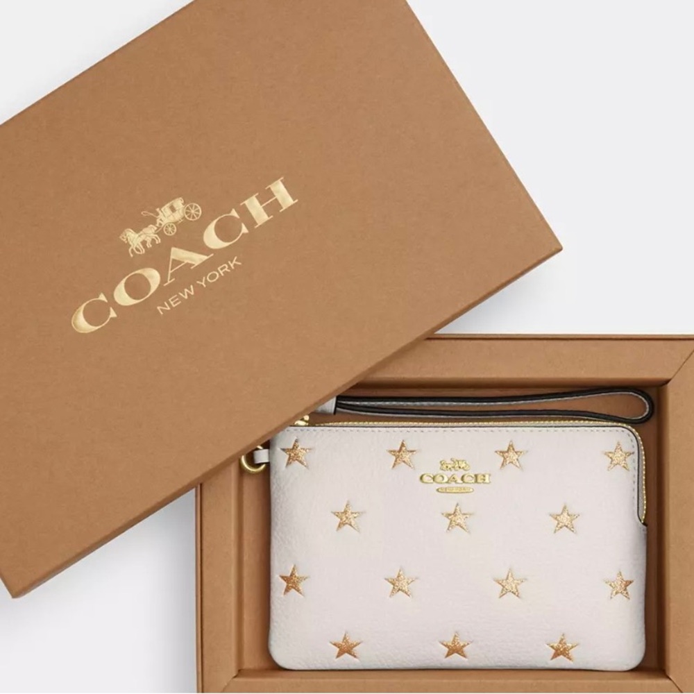 NWOT Corner Zip Wristlet With Star Print White/Gold